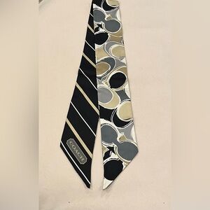 💯 Authentic Coach Scarf